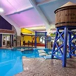 Ramada By Wyndham Williamsburg And Wasserbahn Waterpark 